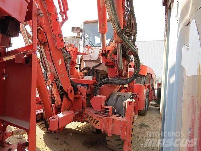 Sandvik DT 821 SC 鑽孔機