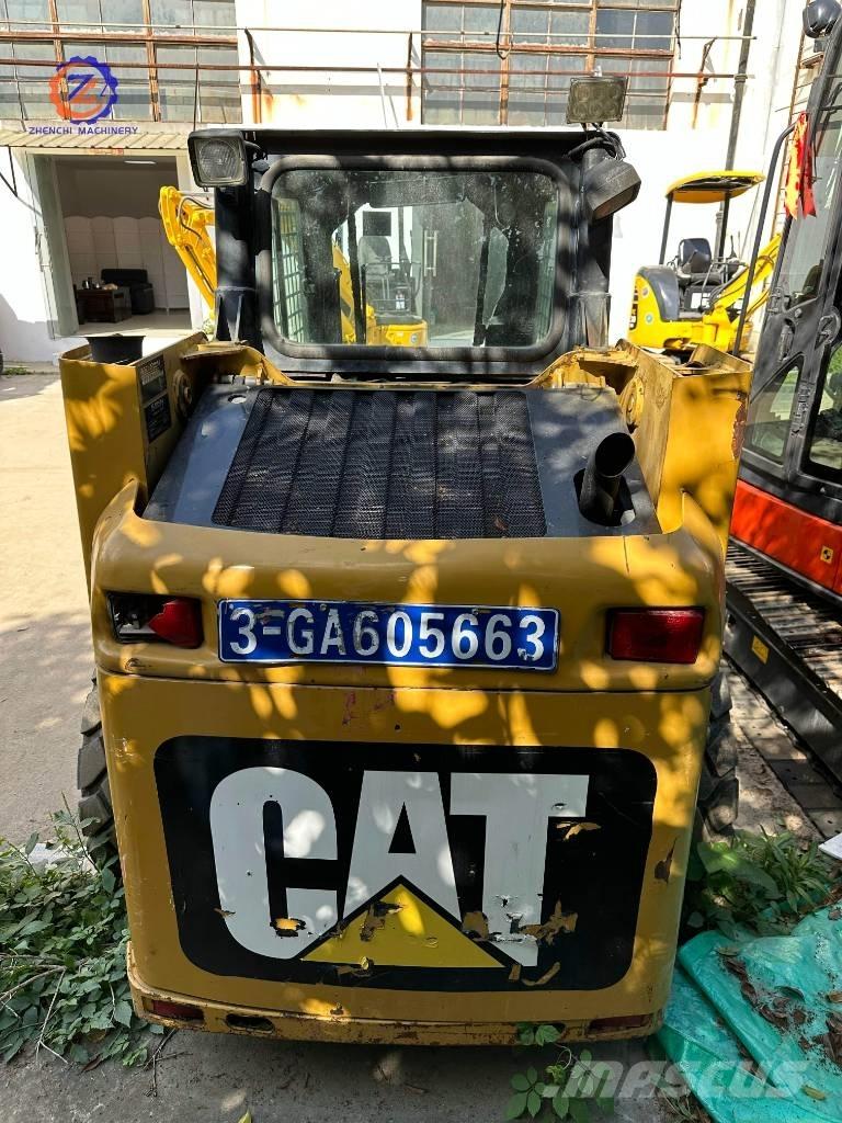 CAT 226 B 滑移轉向裝載機