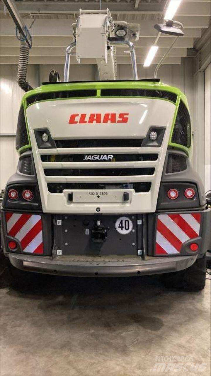 CLAAS Jaguar 990 自走式飼料採集機