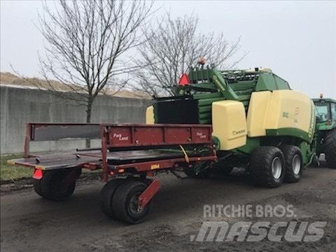 Krone Big pack 4x4 方形打捆機