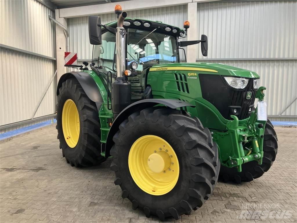 John Deere 6215R 曳引機