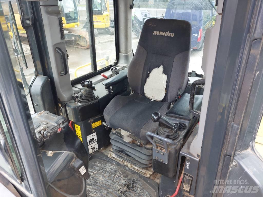 Komatsu D65PX-18 履帶推土機