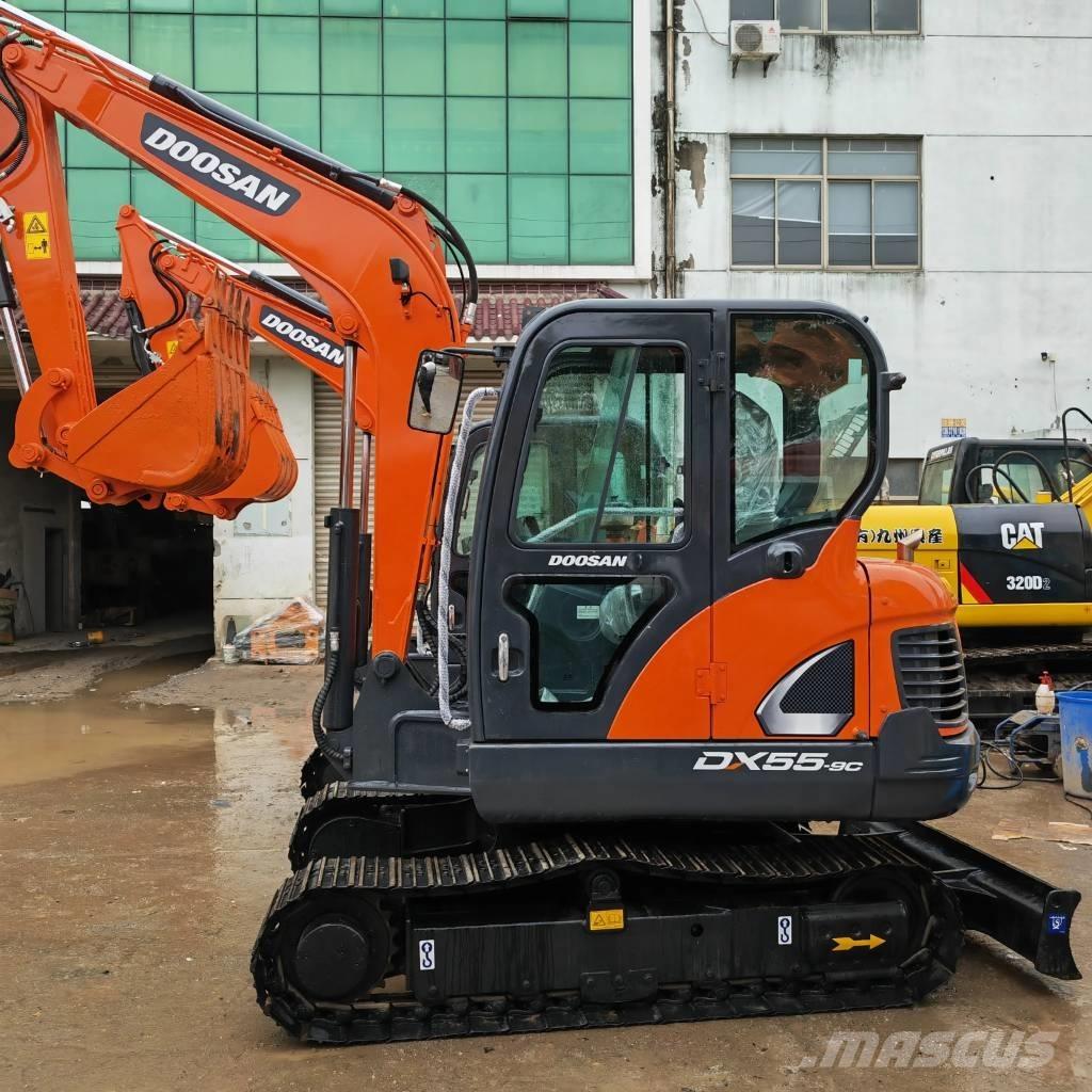 Doosan DX 55 小型挖土機/掘鑿機<7t(小型挖掘機)