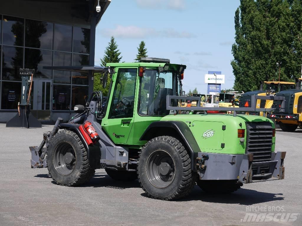 LM Trac 686 輪胎式裝載機