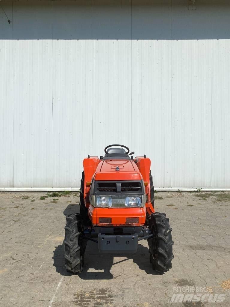 Kubota GL200 小型曳引機