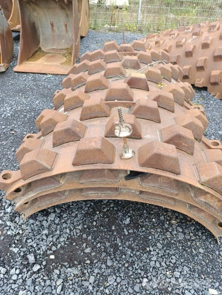 Bomag BW 213 D-4 單輪滾壓機