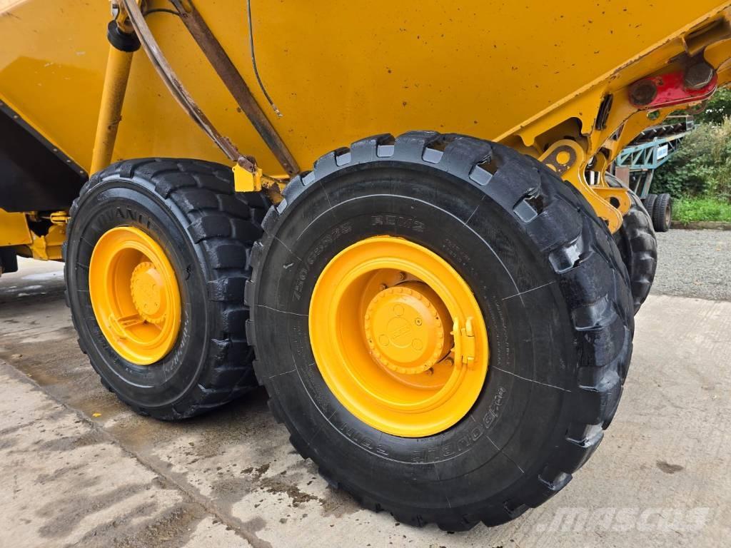 Bell B 30 E 鉸接式起吊車