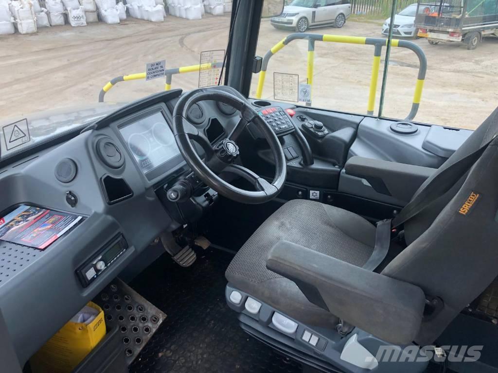 Bell B 30 E 鉸接式起吊車