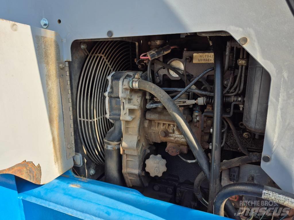Genie GTH 844 伸縮臂操作車