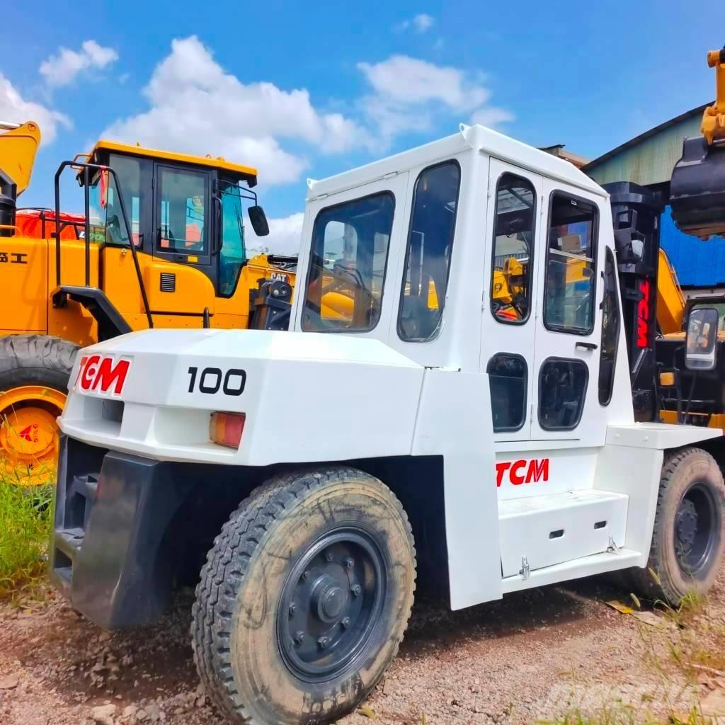 TCM FD100 柴油卡車