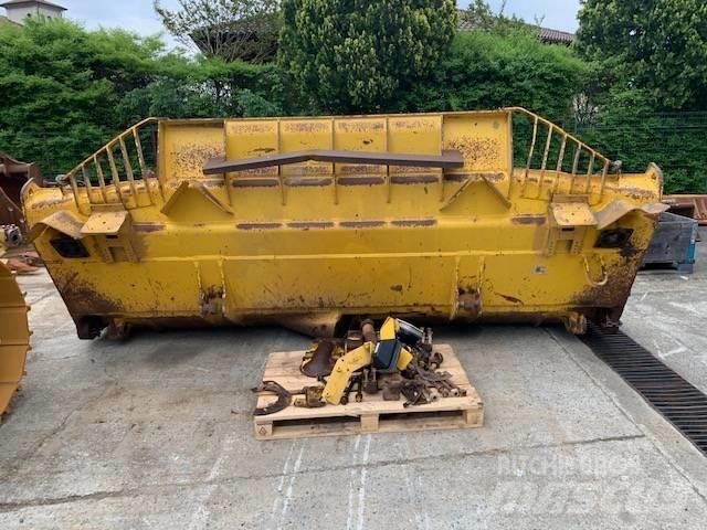 Komatsu D 155 AXI-8 履帶推土機