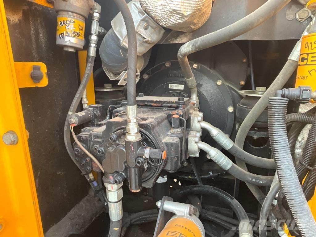 JCB JS 130 LC 4F 履帶式 挖土機/掘鑿機/挖掘機