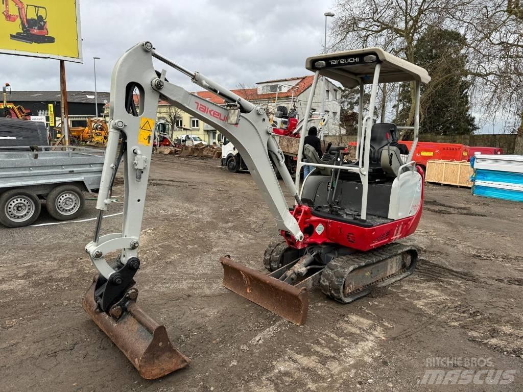 Takeuchi TB 216 小型挖土機/掘鑿機<7t(小型挖掘機)
