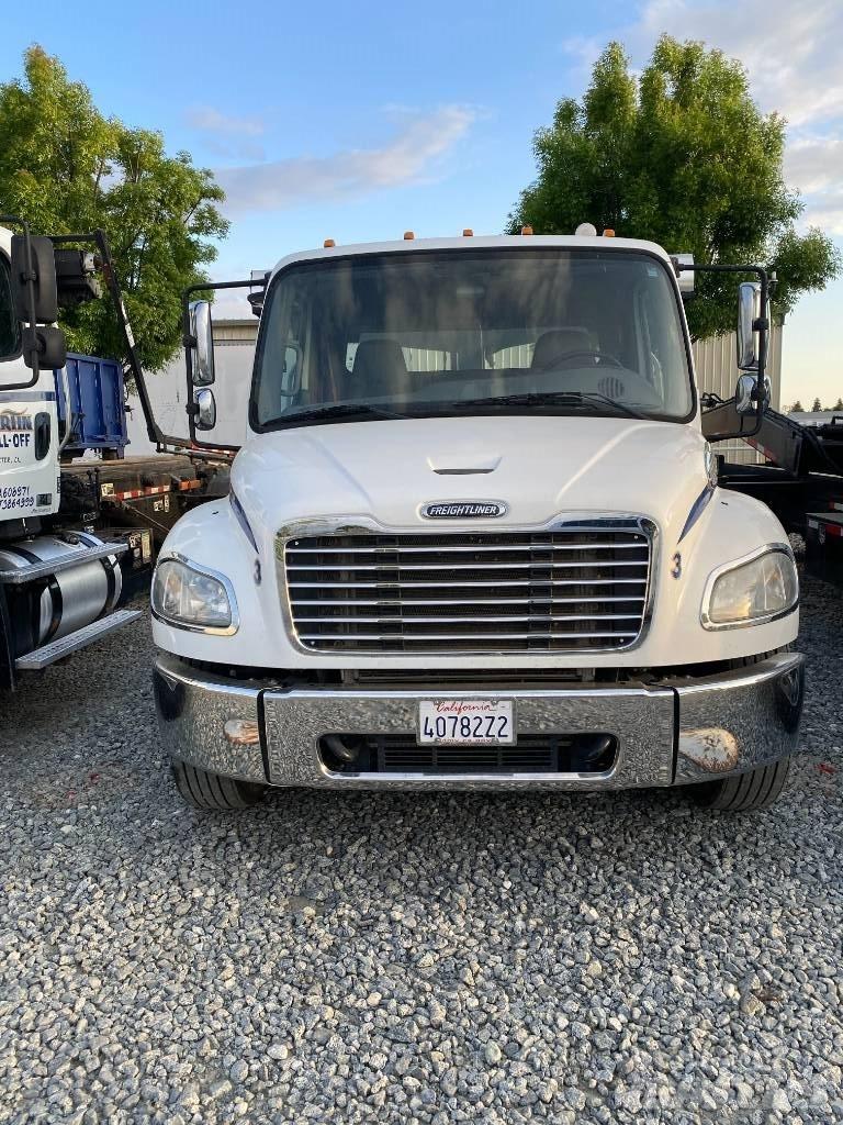 Freightliner CB 起重可拆卸式卡車
