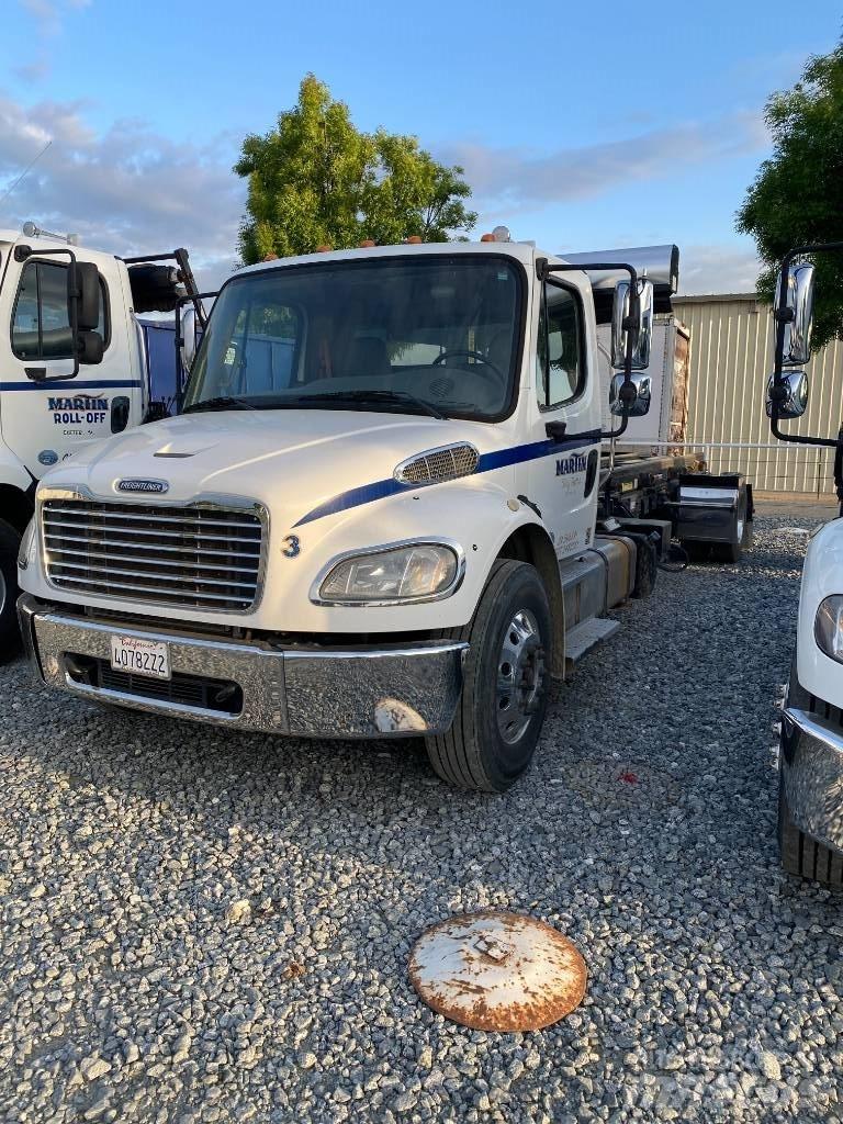 Freightliner CB 起重可拆卸式卡車