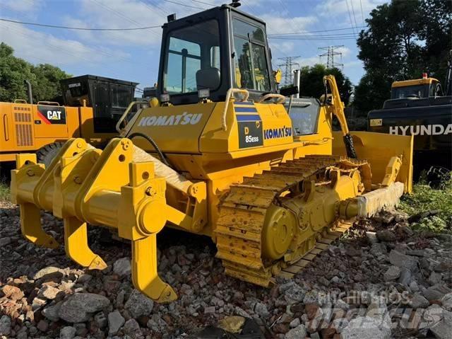 Komatsu D 85 履帶推土機
