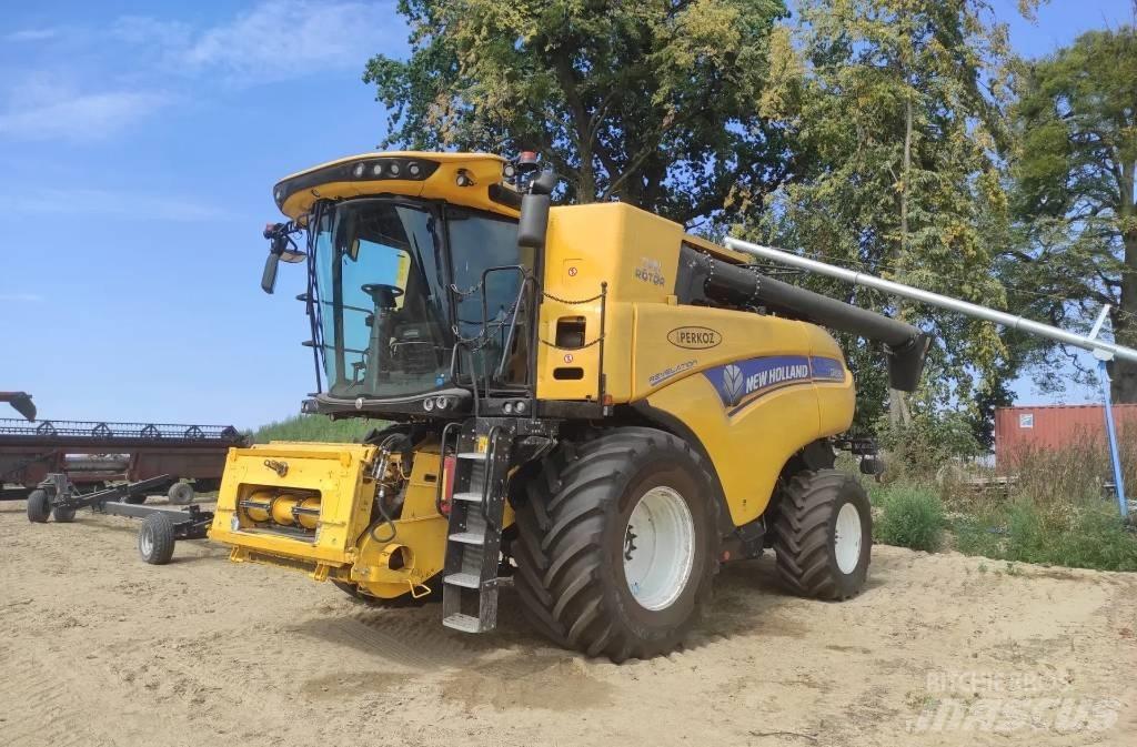 New Holland CR 8.90 聯合收穫機