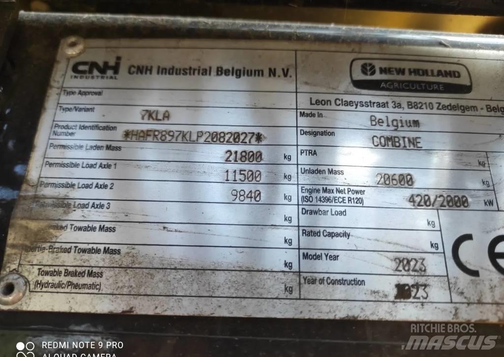 New Holland CR 8.90 聯合收穫機