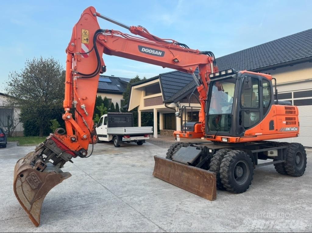 Doosan DX 140 W 旋轉式挖土機/掘鑿機/挖掘機