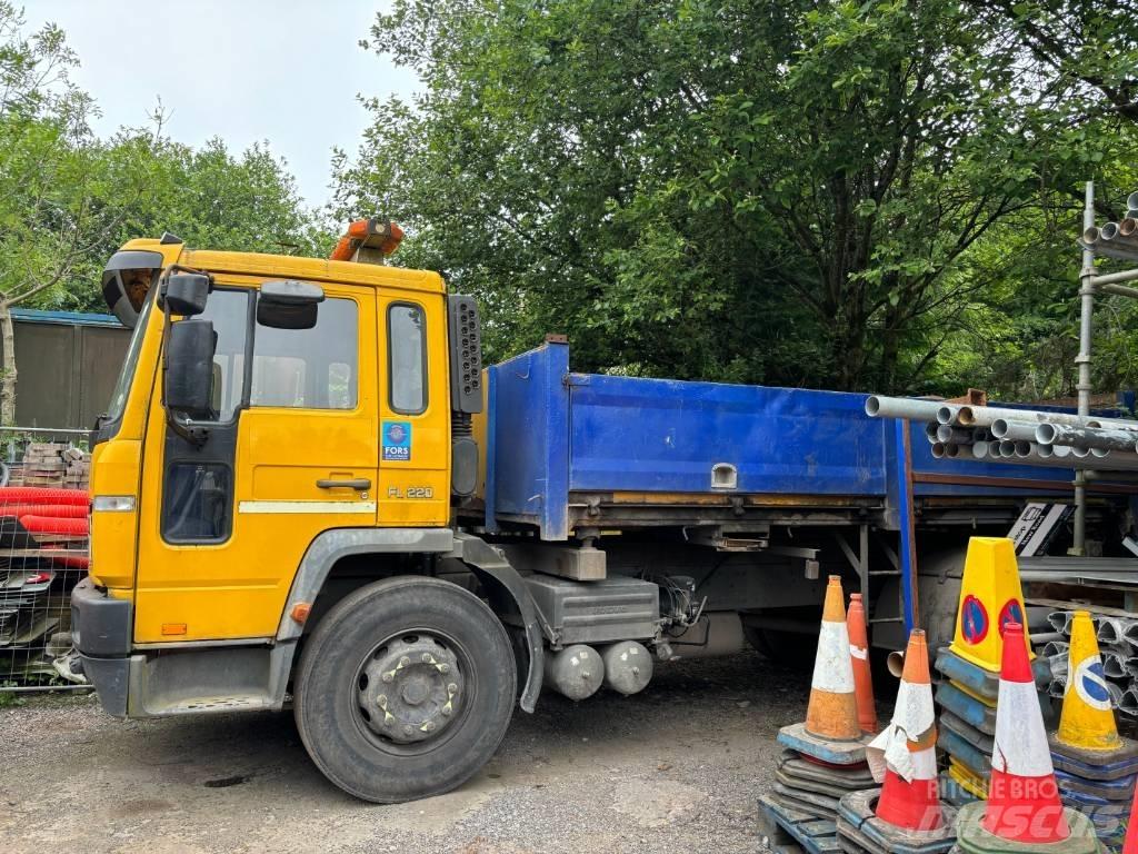 Volvo FL 220 平板式/側卸式卡車