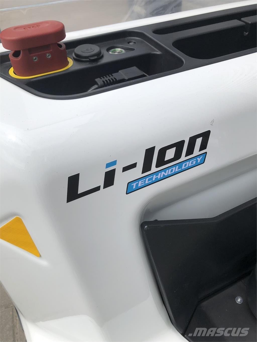 Bobcat LSM12N 自走式堆積機