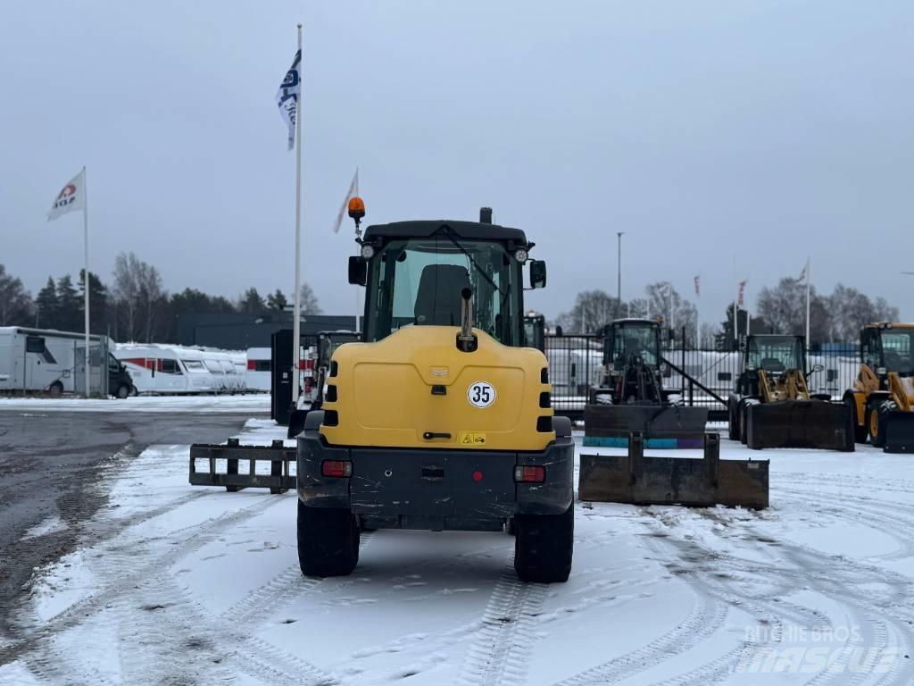Yanmar V 120 輪胎式裝載機