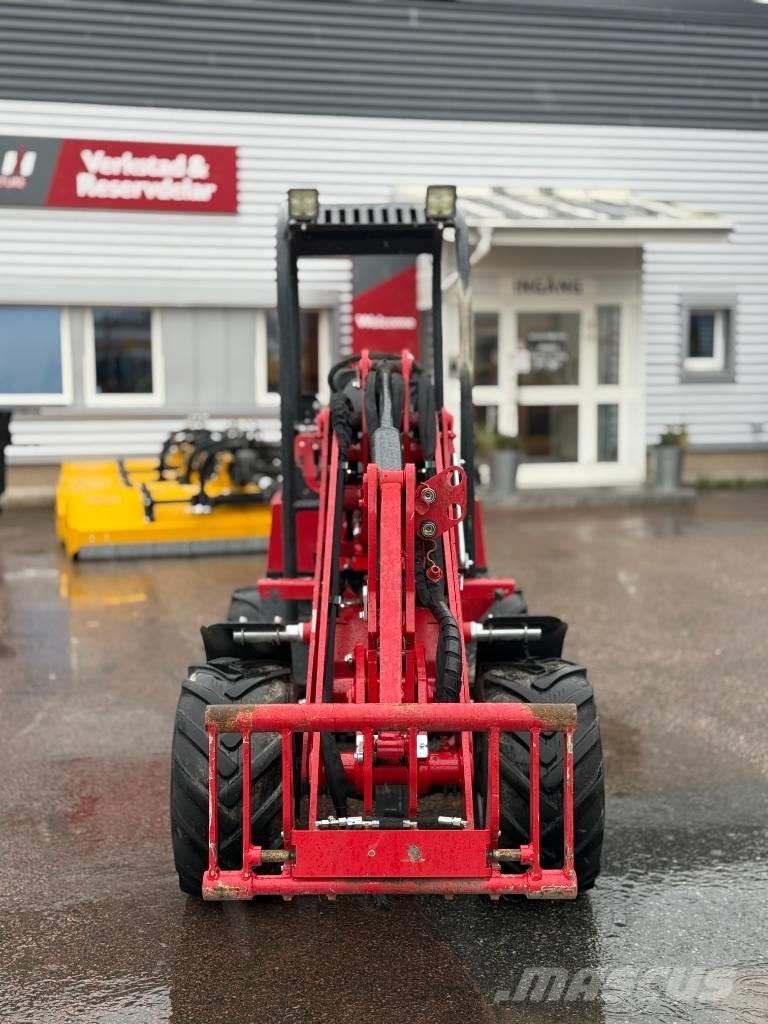 Thaler 2126 滑移轉向裝載機