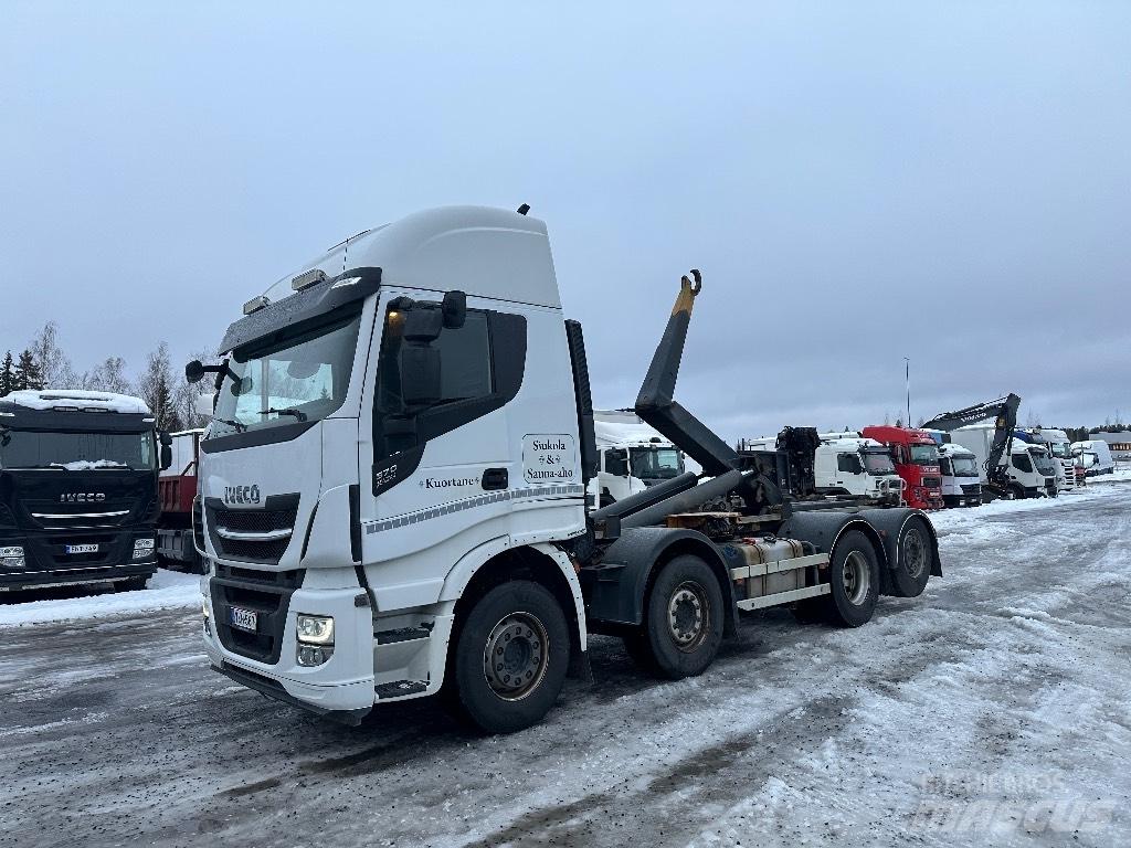 Iveco X-Way 560 8x2 吊鉤式起重車