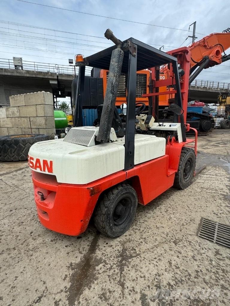 Nissan WF03A35U 柴油卡車