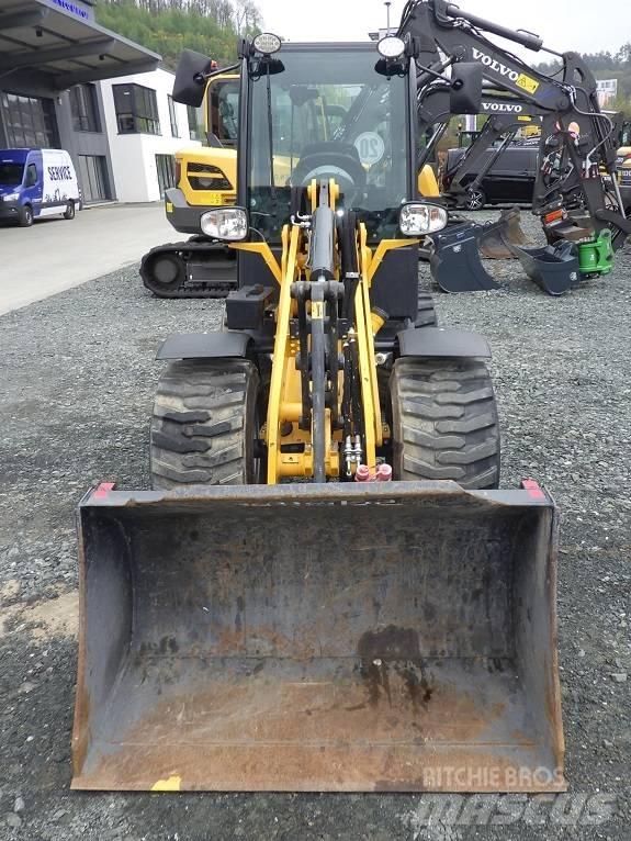 Schäffer 2445 S 輪胎式裝載機