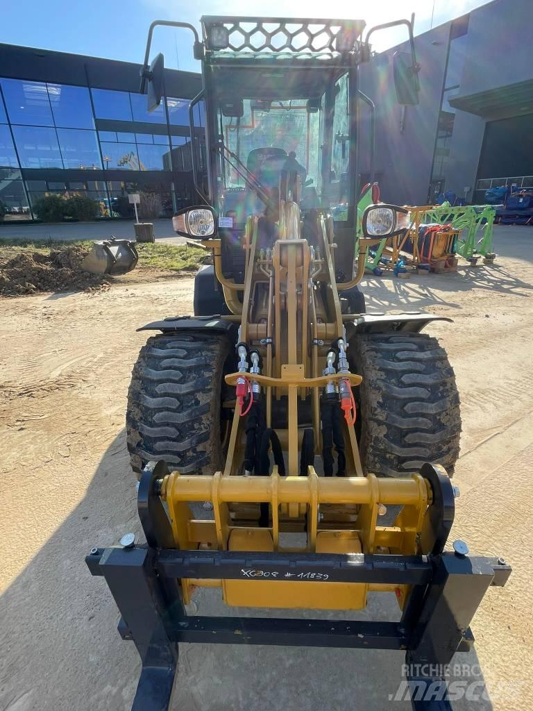 XCMG XC908 滑移轉向裝載機
