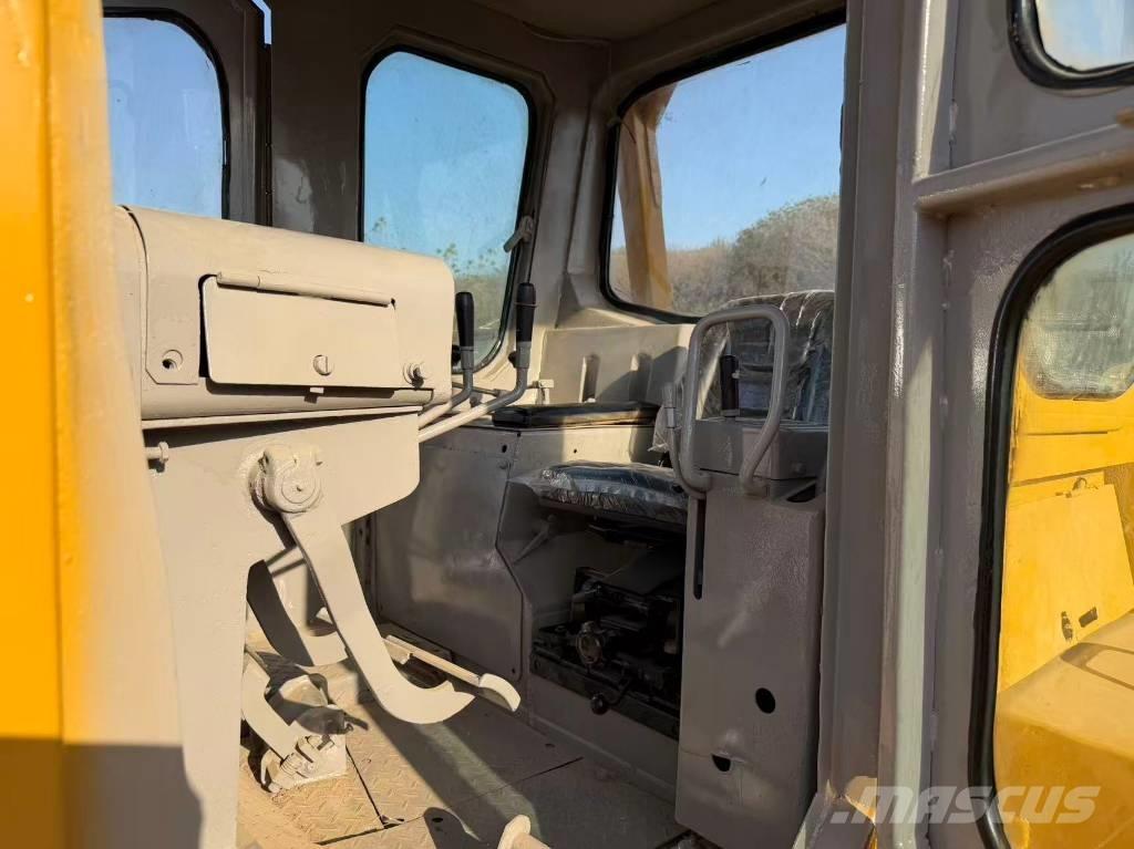 CAT D8K 履帶推土機