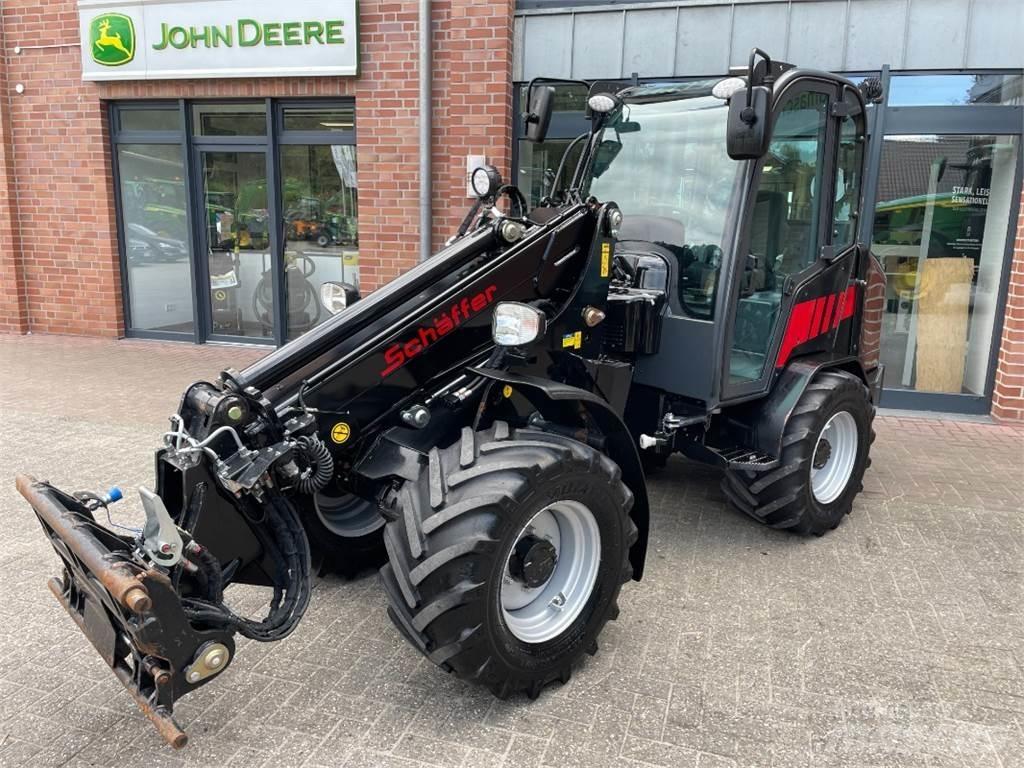 Schäffer 4670T 伸縮臂操作車
