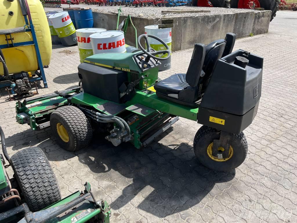 John Deere 2653 騎乘式割草機