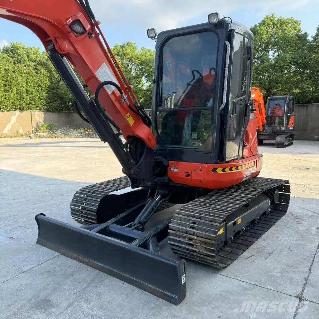 Kubota U 50 小型挖土機/掘鑿機<7t(小型挖掘機)