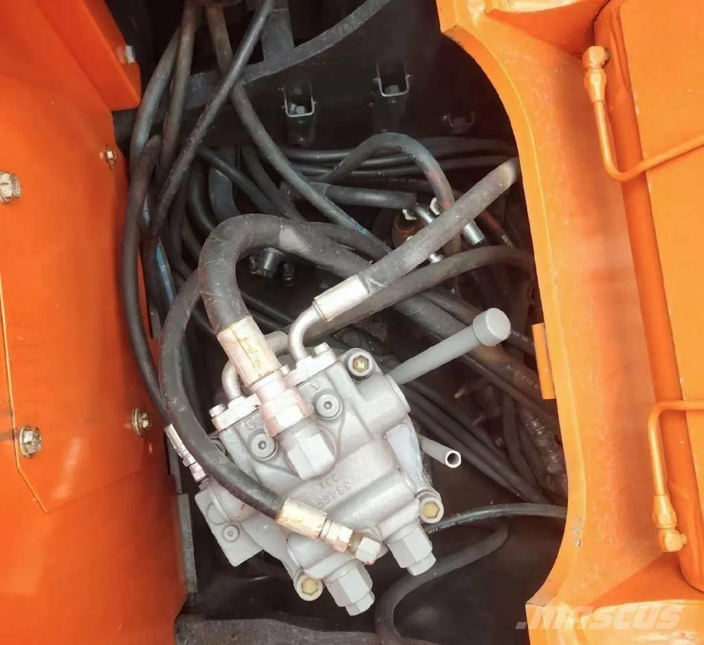 Hitachi 135US 履帶式 挖土機/掘鑿機/挖掘機