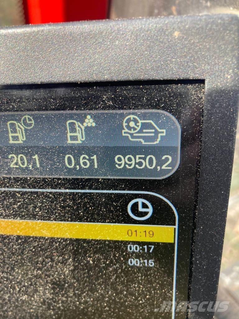 Komatsu 951 收穫機