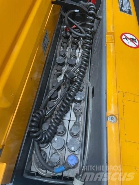 Jungheinrich EJC 112 行走控制式堆積機