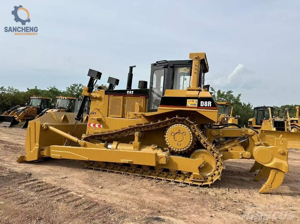 CAT D8R 履帶推土機