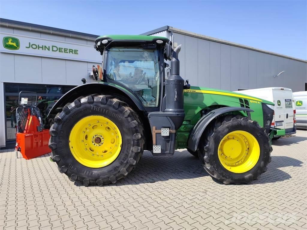 John Deere 8345R 曳引機