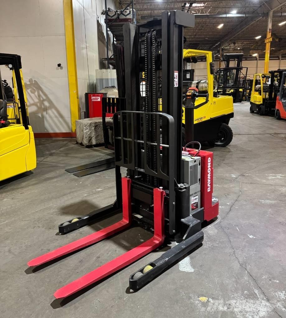 Raymond RSS40 自走式堆積機