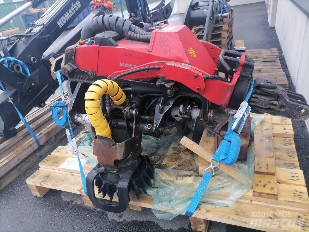 Komatsu C 124 收穫機
