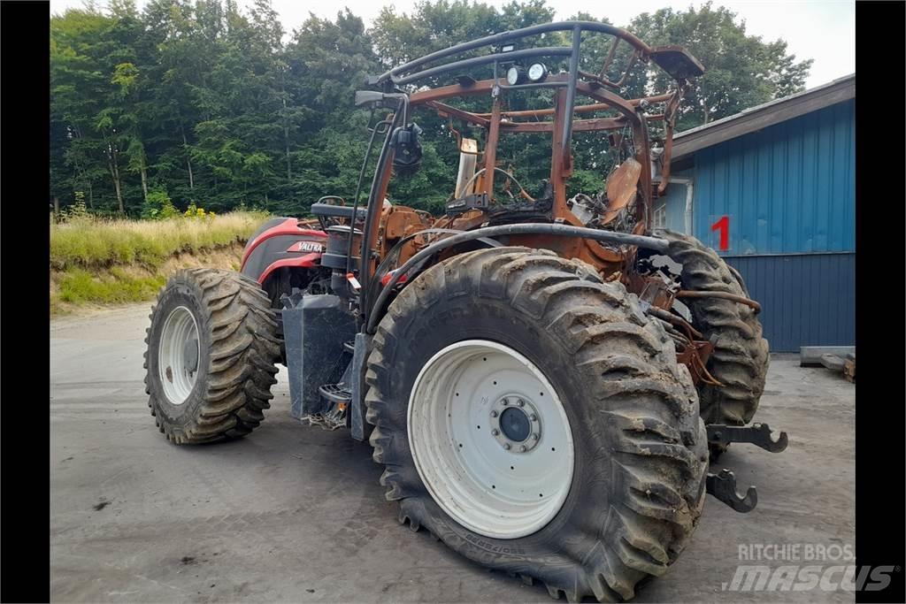 Valtra T254 曳引機