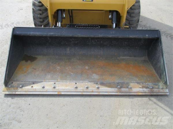 CAT 236 D 滑移轉向裝載機
