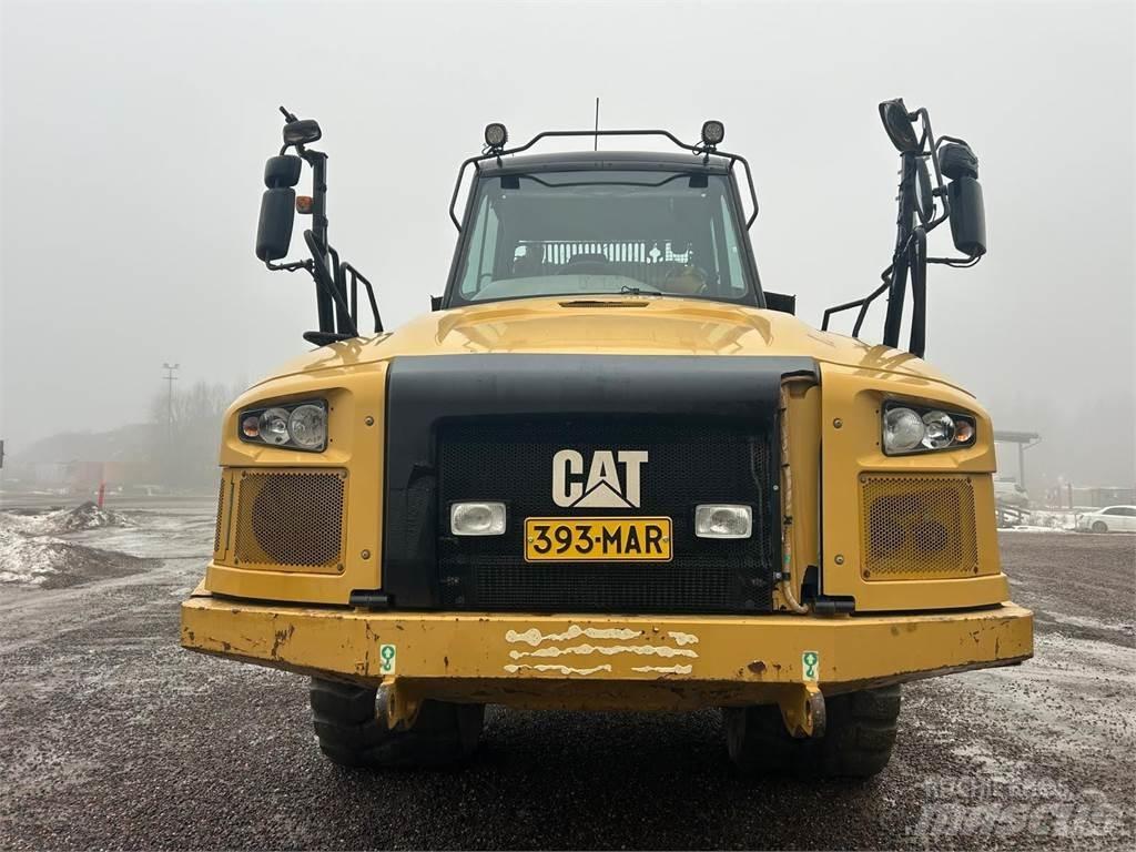 CAT 730 C 鉸接式起吊車