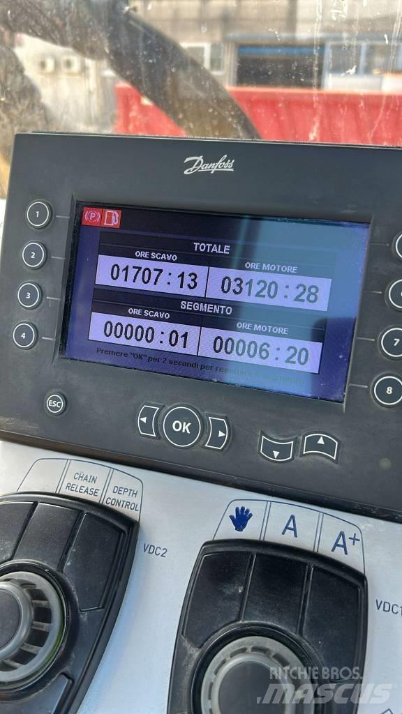 Tesmec 950 掘溝機