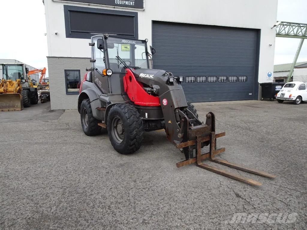 Mecalac AS700 輪胎式裝載機