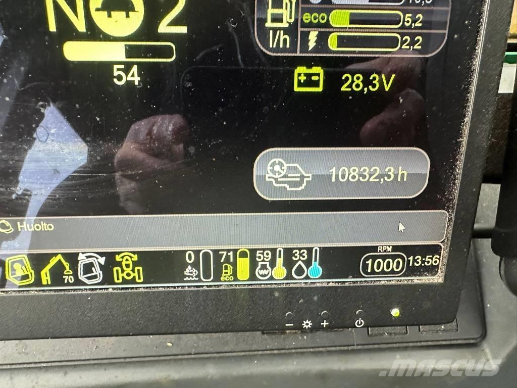 Komatsu 845 集運機