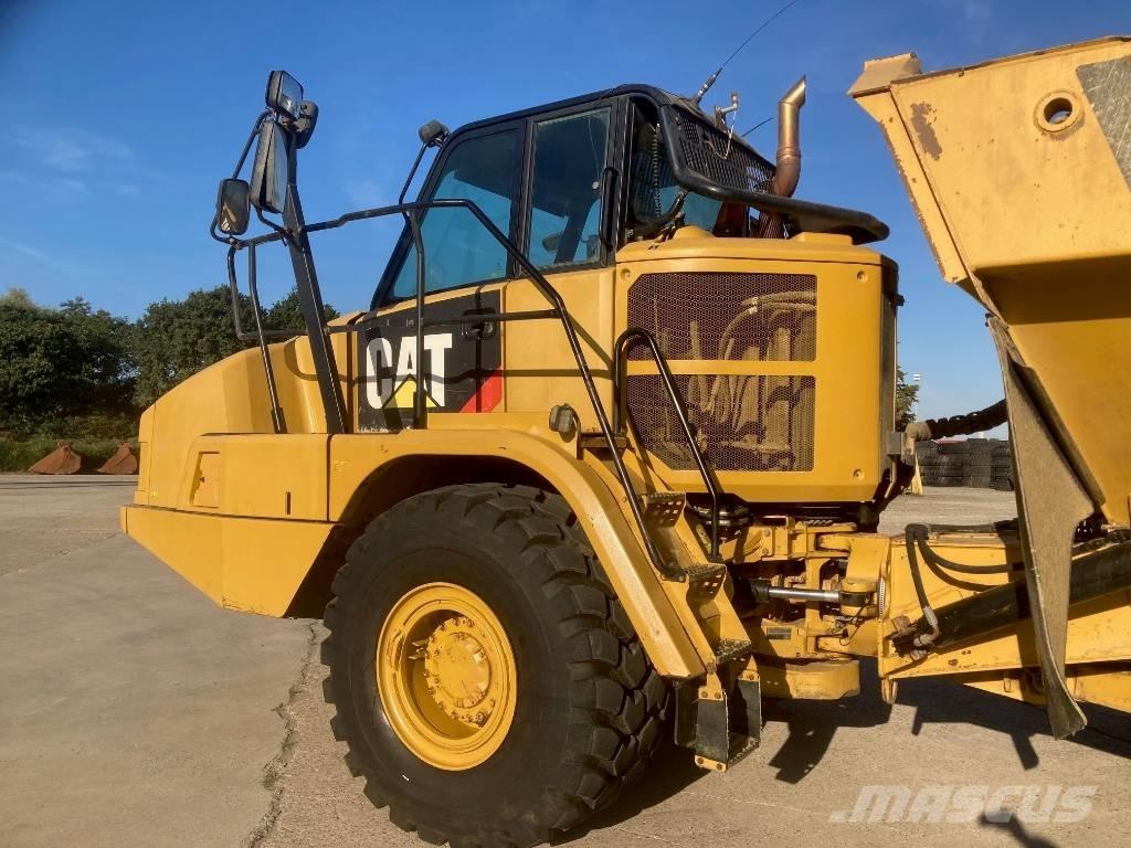 CAT 730 C 鉸接式起吊車