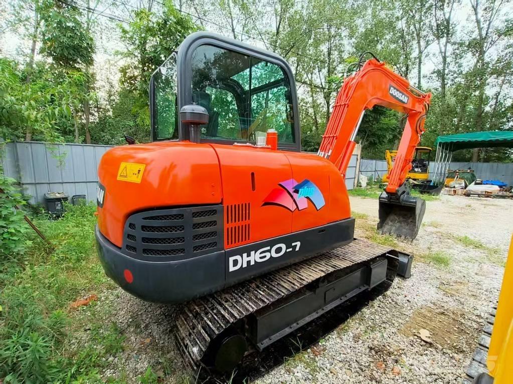 Doosan DH 60-7 小型挖土機/掘鑿機<7t(小型挖掘機)